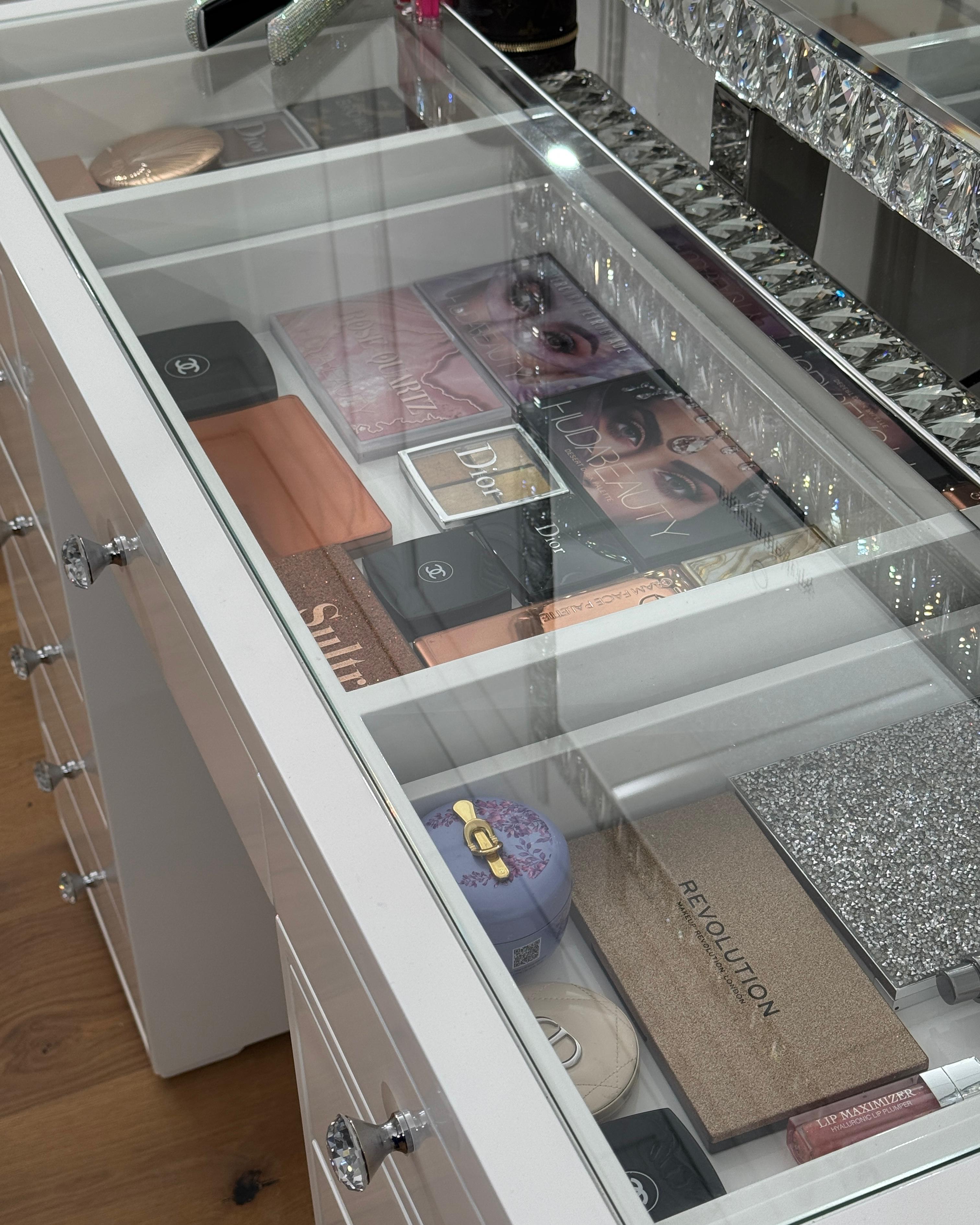 Vanity Station Leila