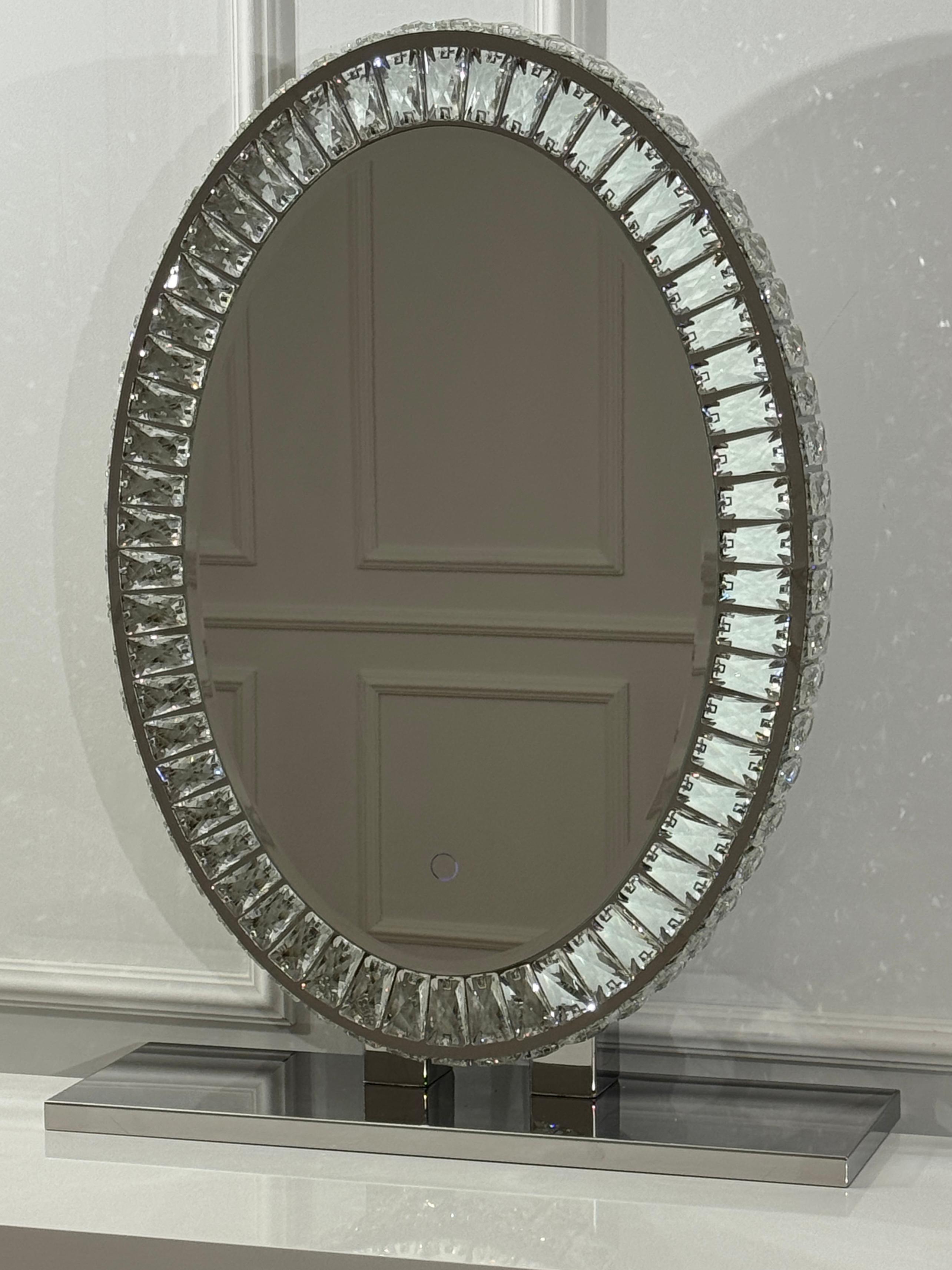 The Huda XL mirror