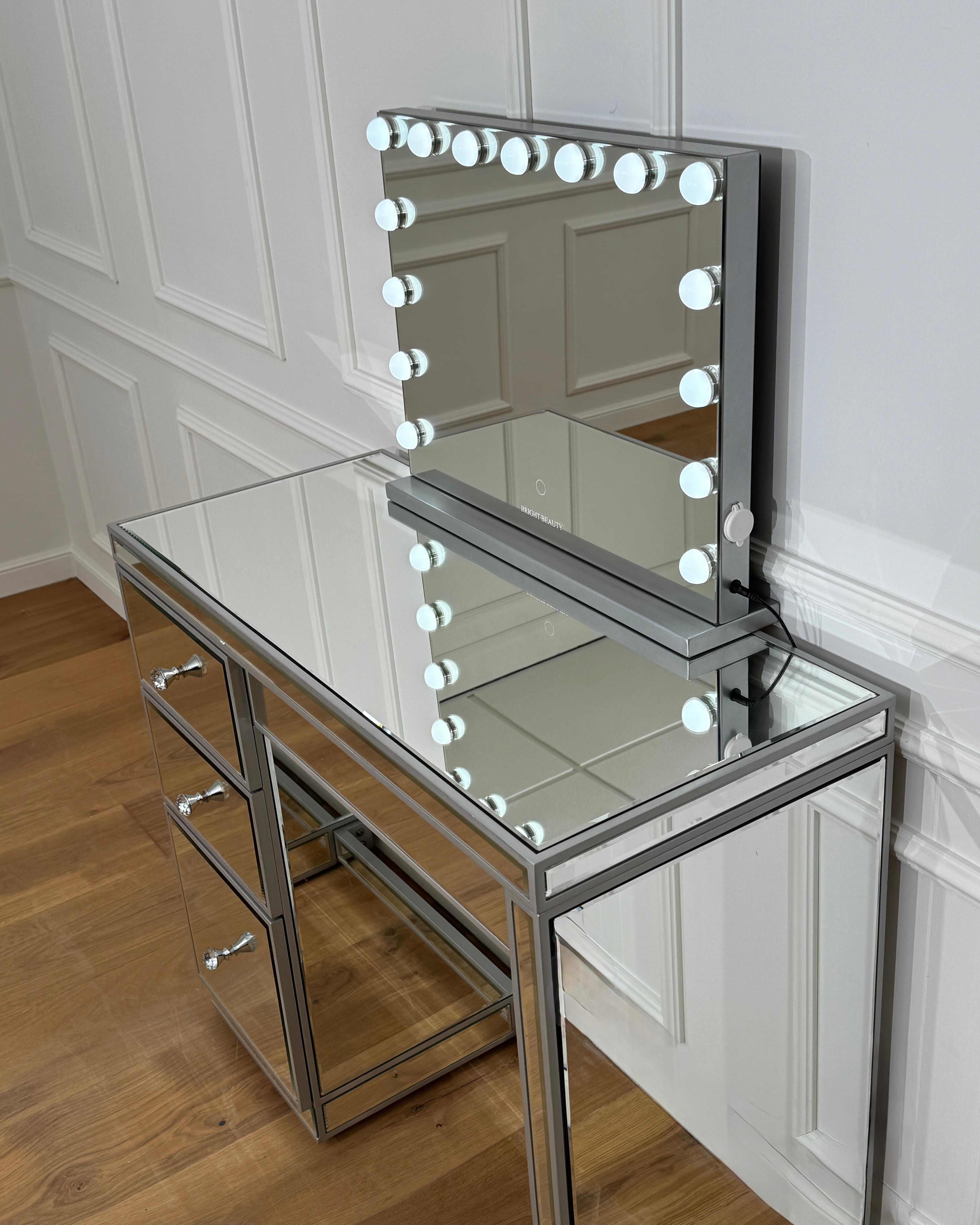 Vanity Station Glam