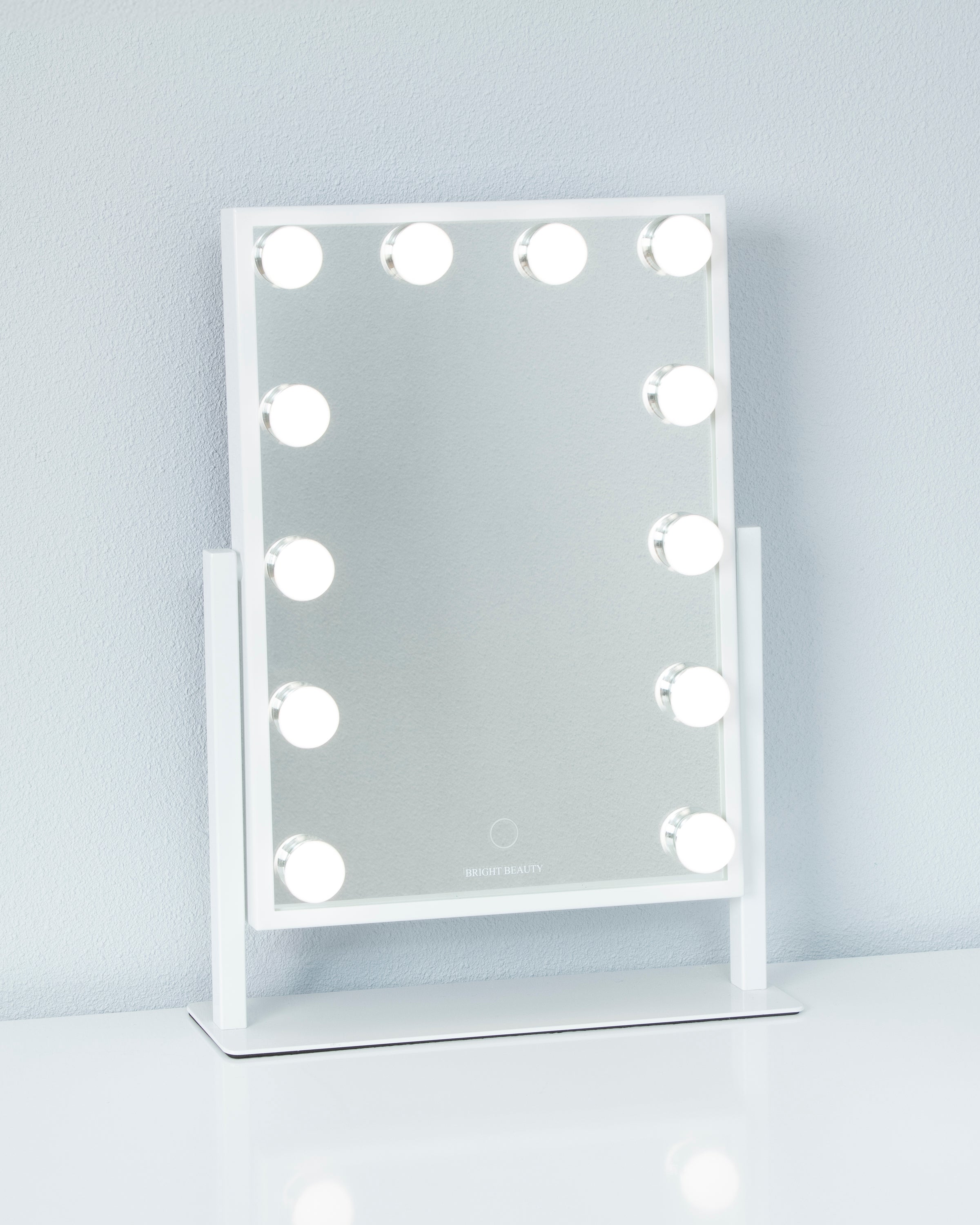 The Nina mirror