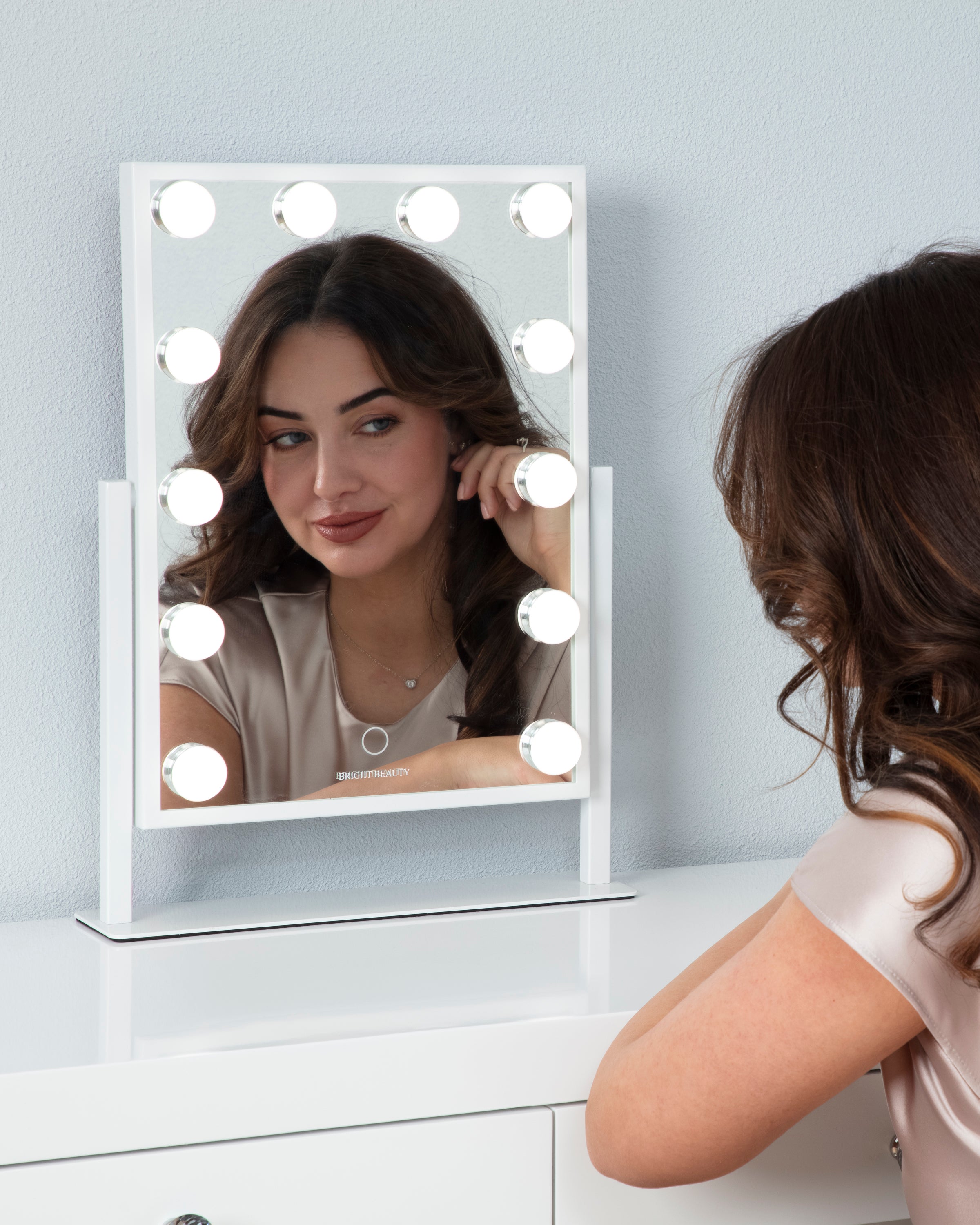 The Nina mirror