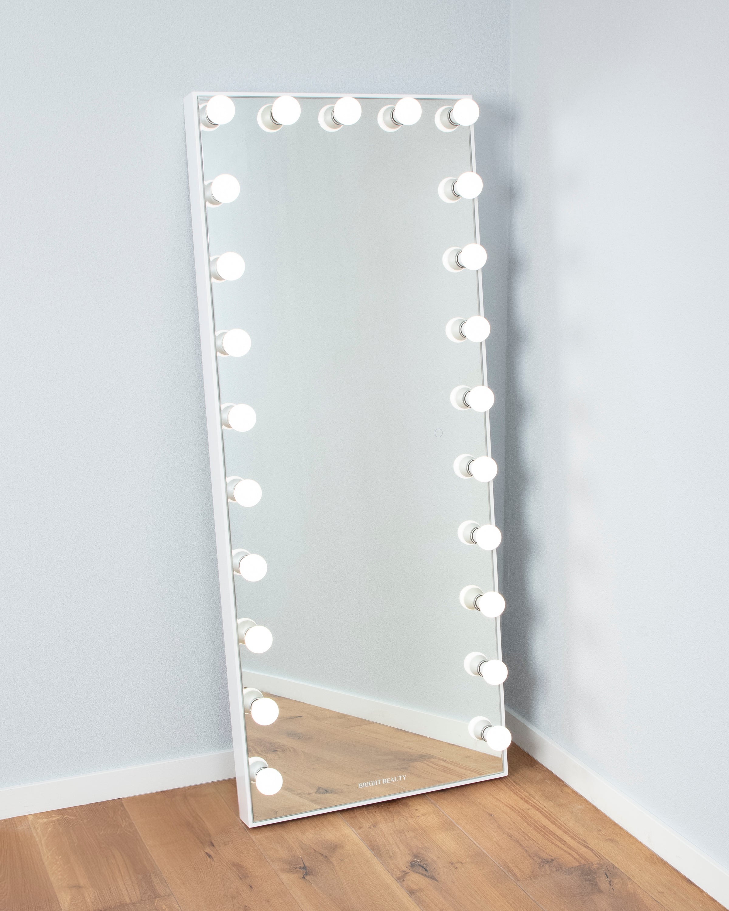 The floor mirror