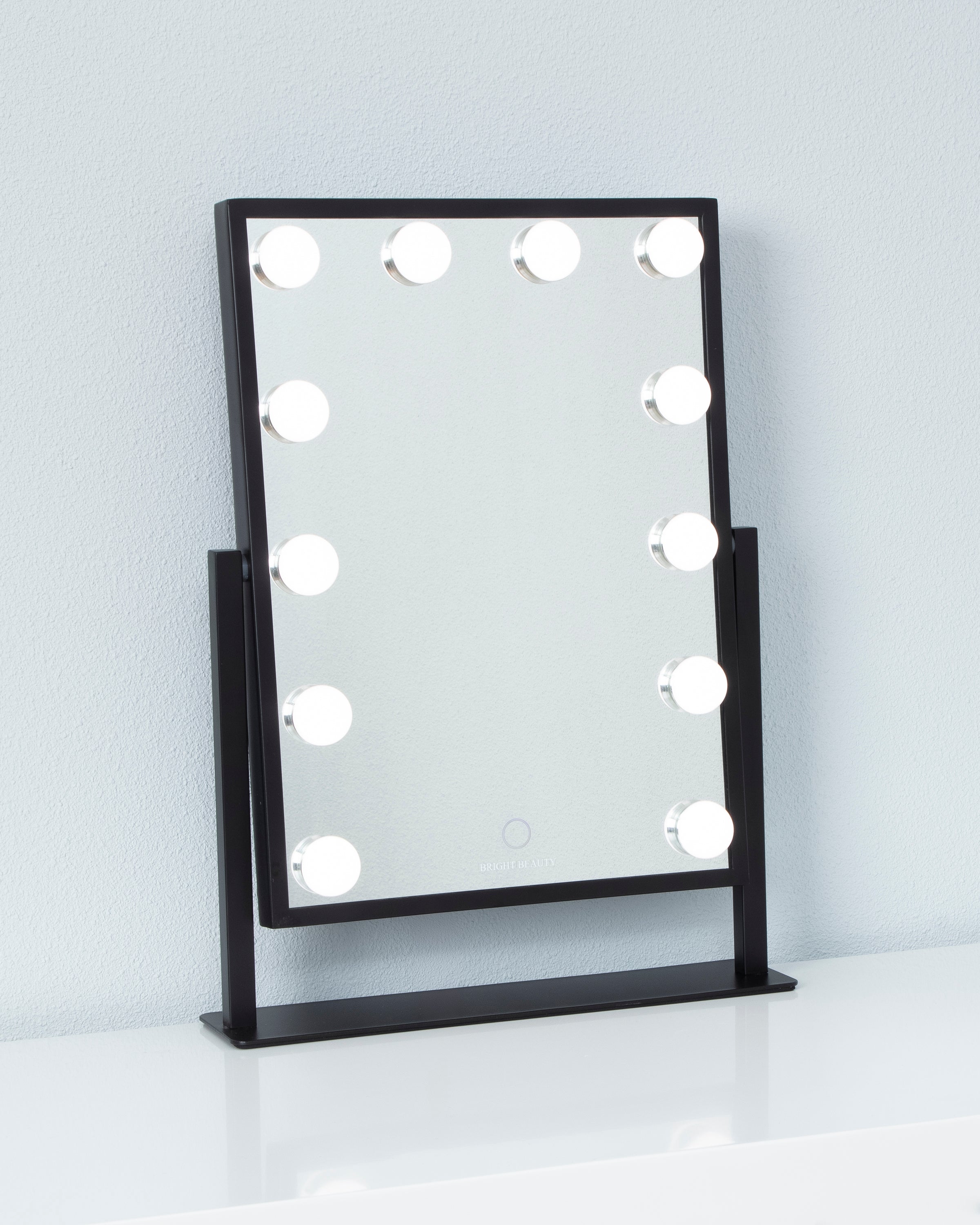 The Nina mirror