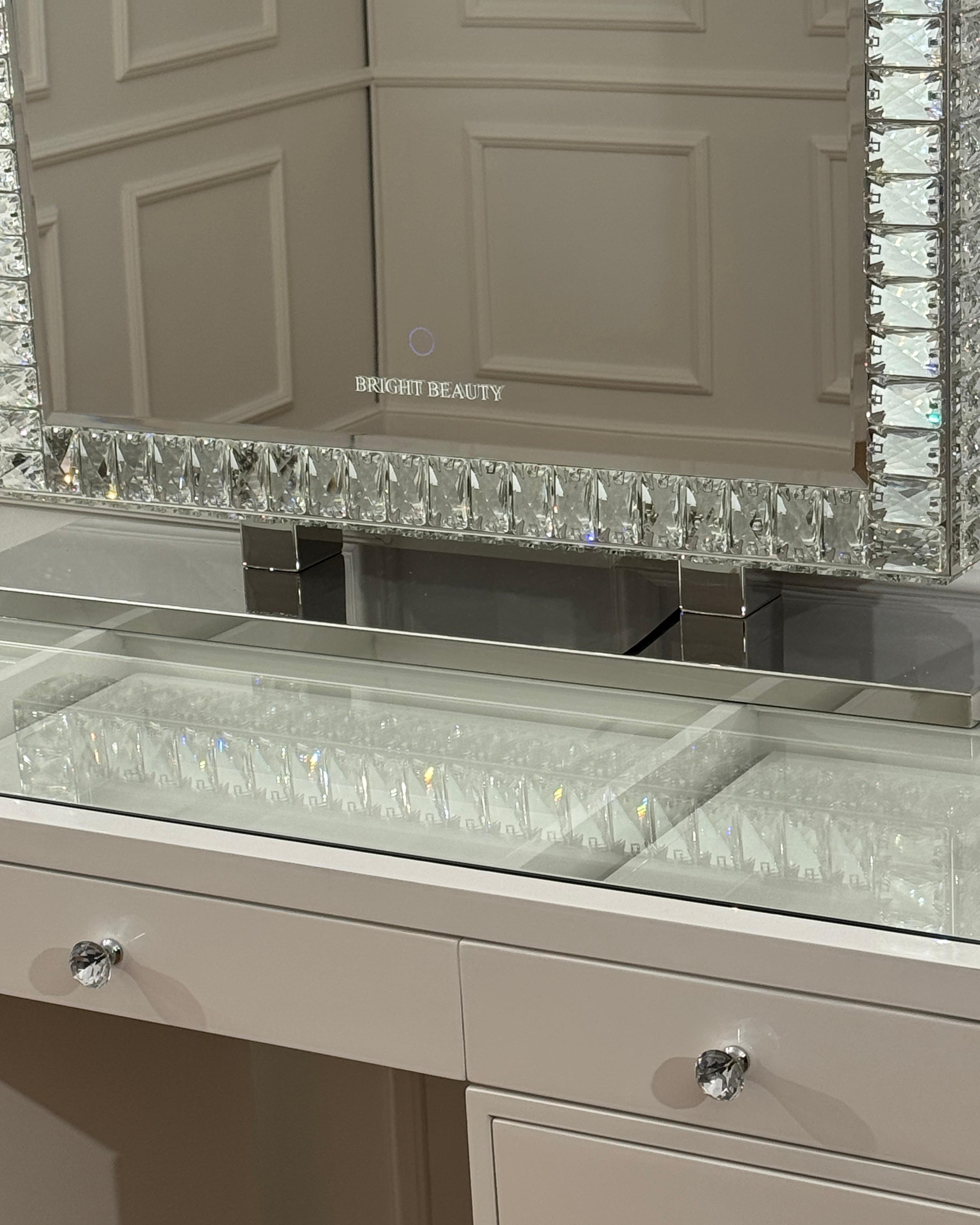 Vanity Station Leila