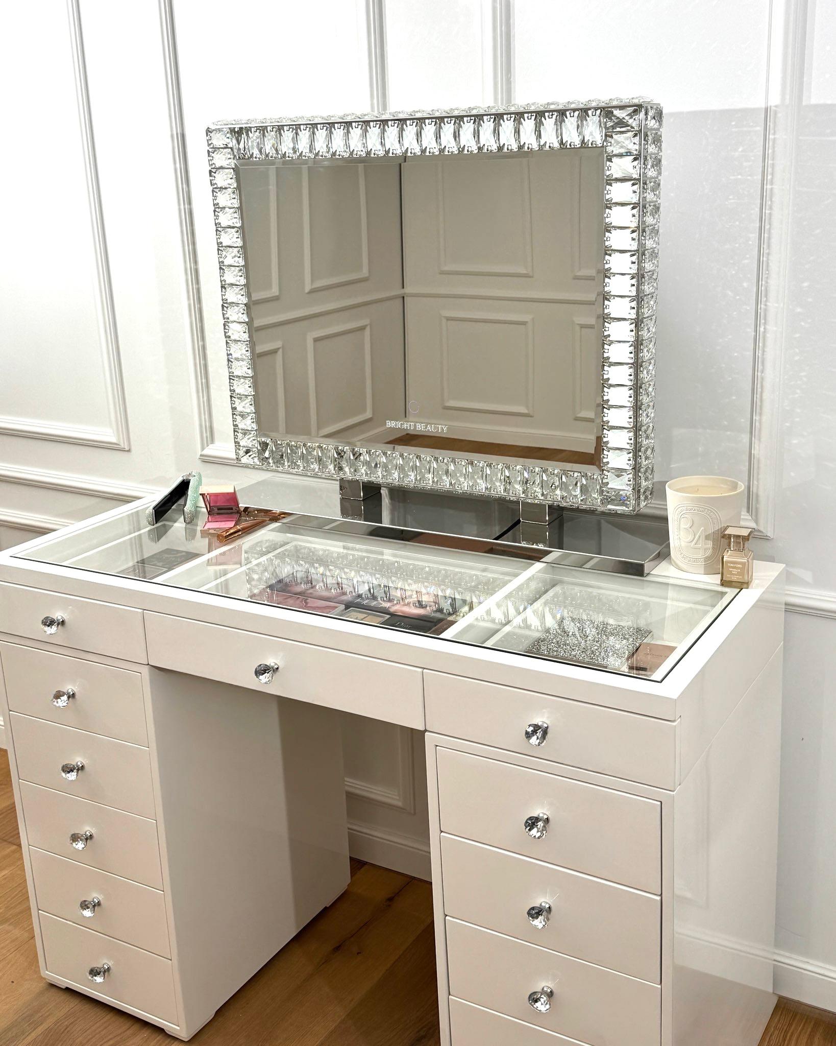 Vanity Station Leila