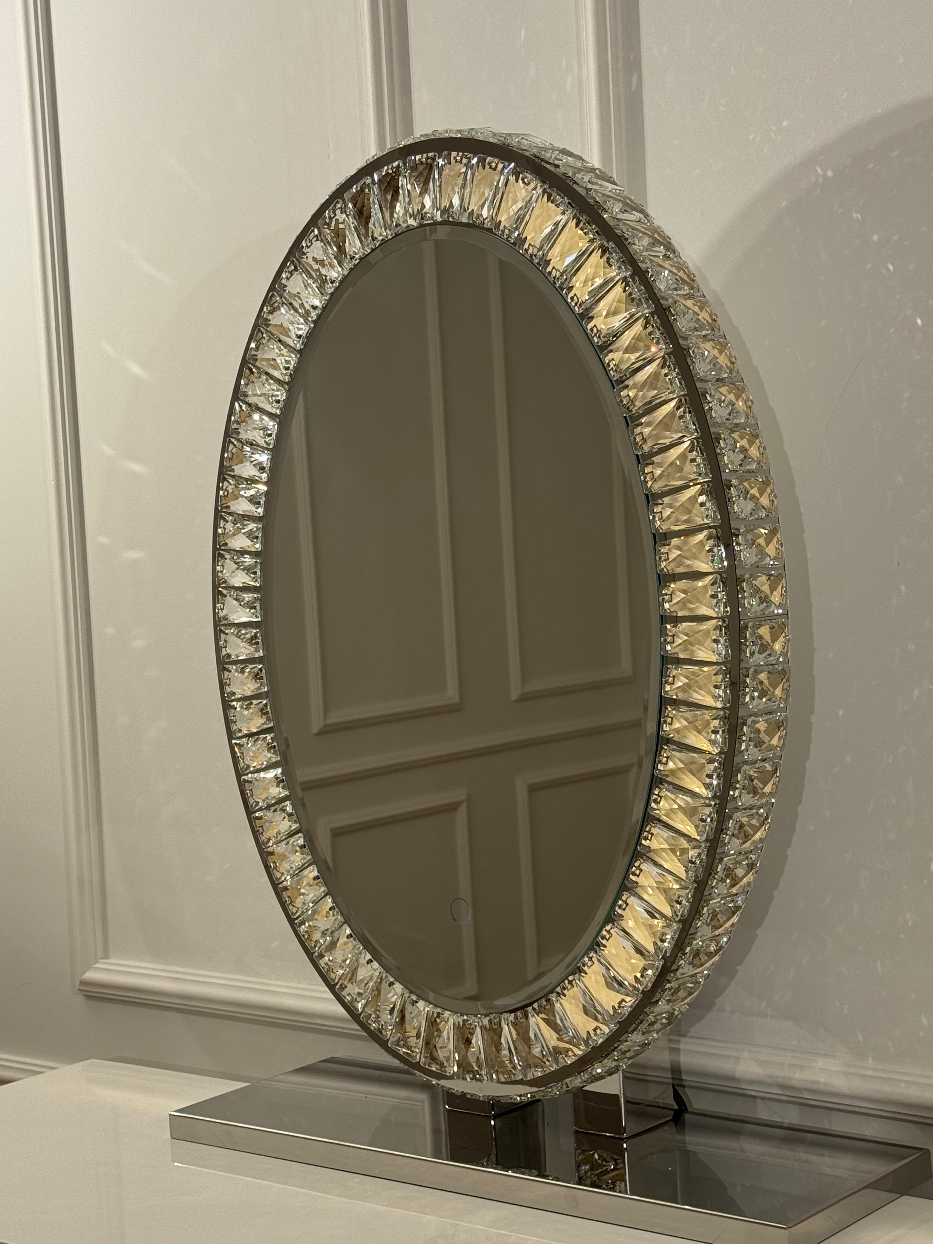 The Huda XL mirror