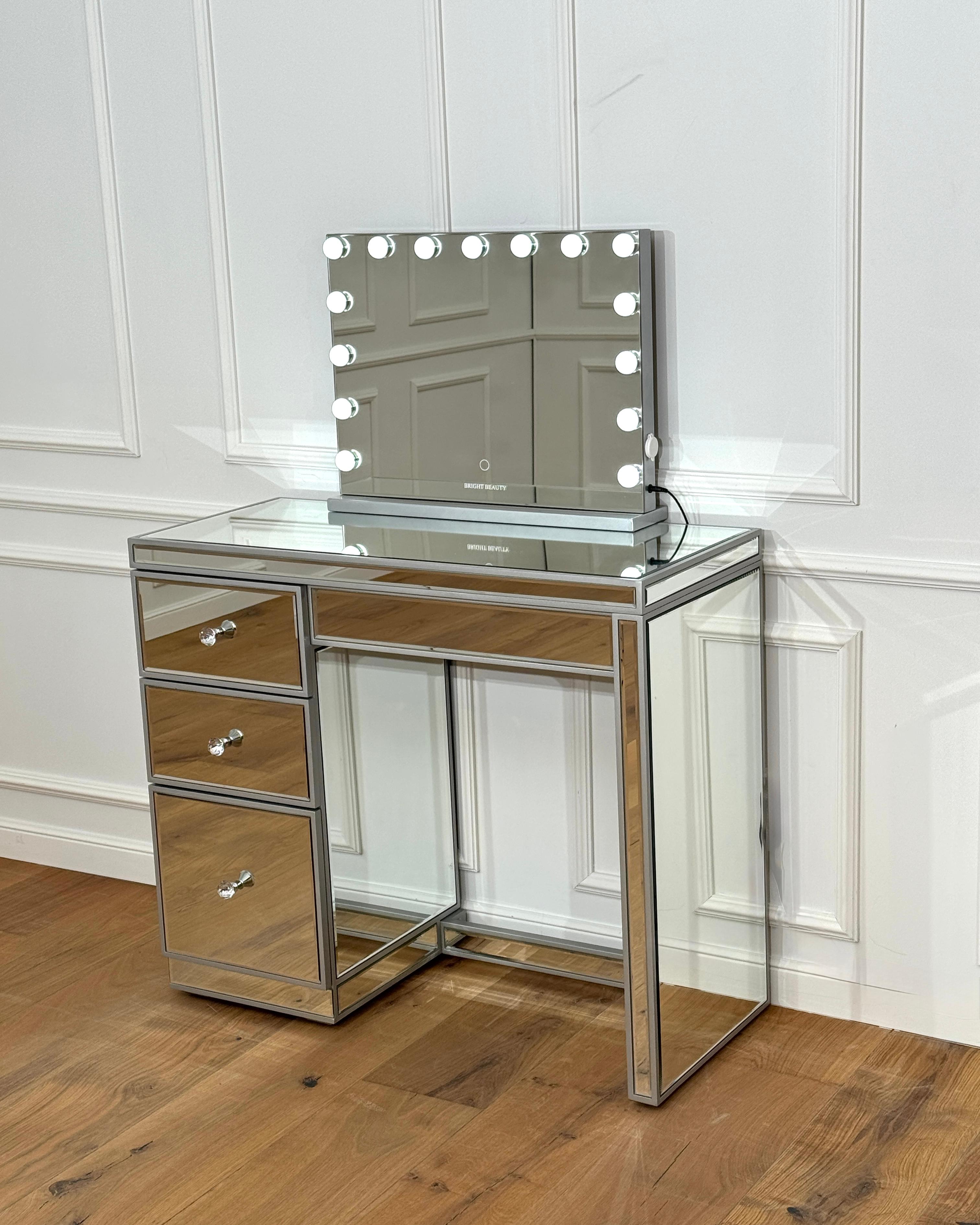 Vanity Station Glam