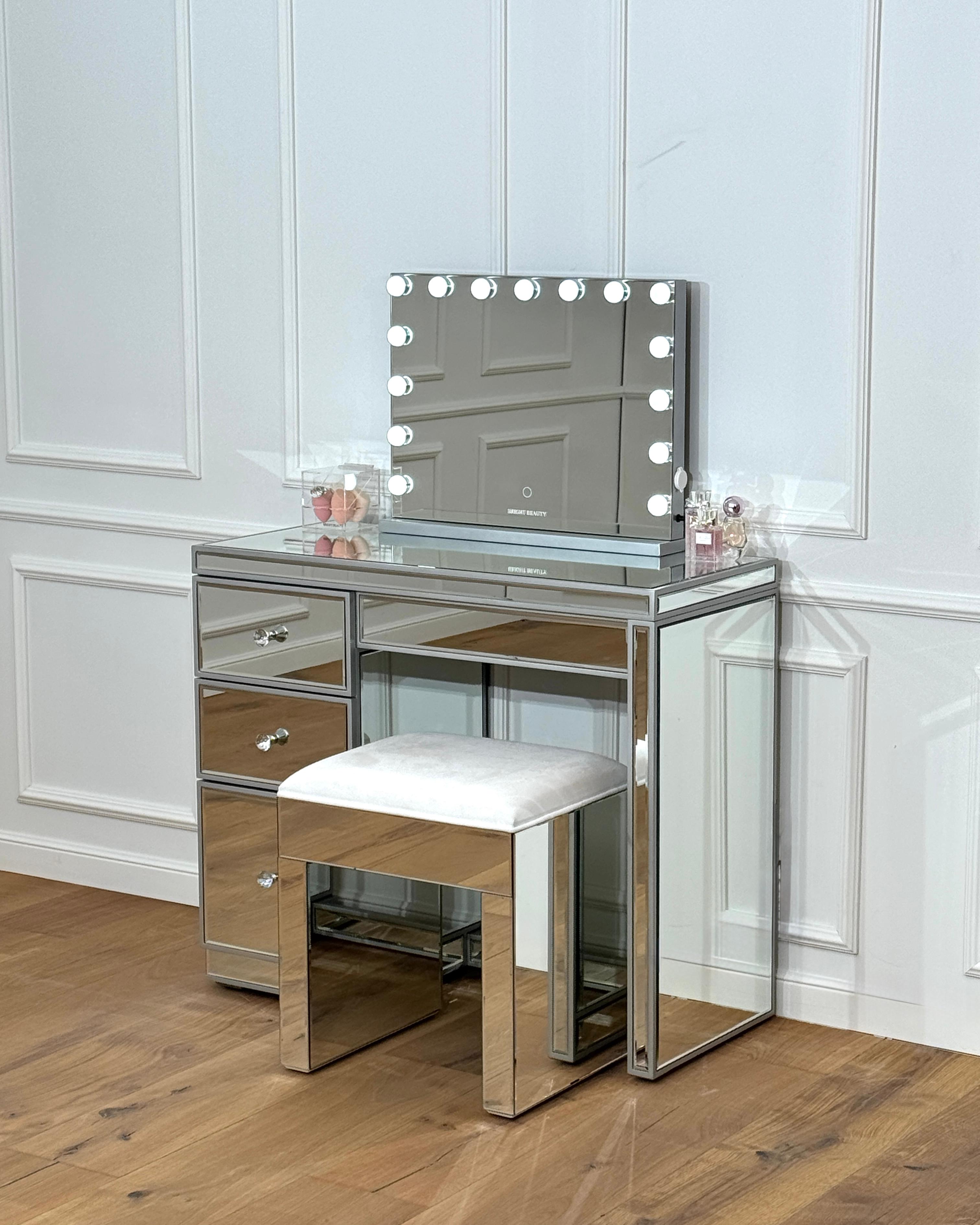 Vanity Station Glam